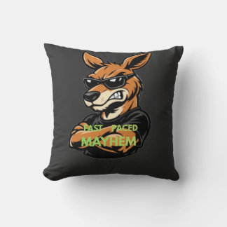 Snygg känguru Snabb Galenskap Svart T-Shirt Kudde