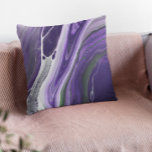 Snygg Lila Modern Stripe Agate Stone Kudde<br><div class="desc">Den här designen skapades från min fluid-akrylmålning. Det kan vara personlig genom att klicka på anpassningsknappen och lägga till ett namn, initialer eller ord som du föredrar. Kontakta mig på colorflowcreations@gmail.com om du vill ha denna design på en annan produkt. Köp min ursprungliga abstrakt-akrylmålning för försäljning på www.etsy.com/shop/colorflowart. Se fler...</div>
