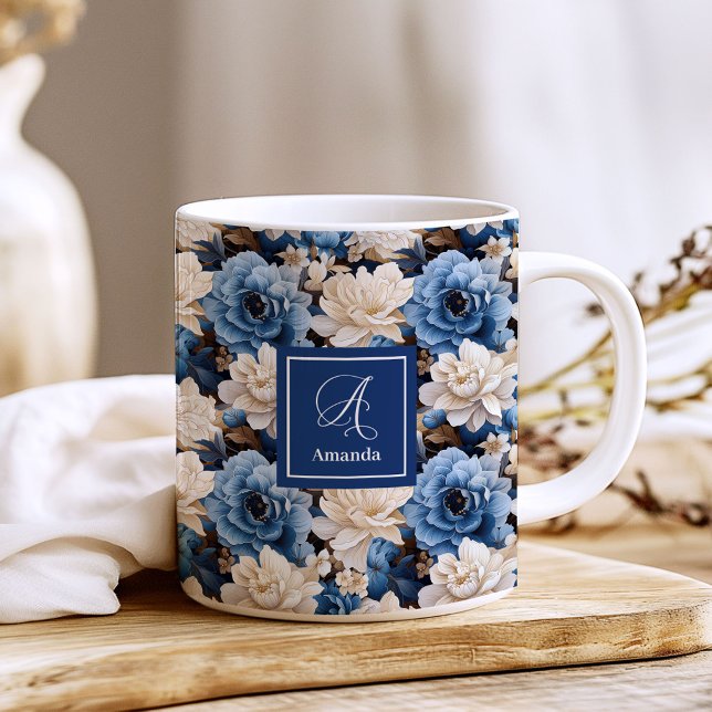 Snygg marinblå blomma anpassat namn blomster kaffe kaffemugg (Stylish Navy Flowers Custom Name Floral Coffee Mug)