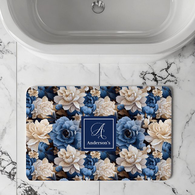 Snygg Marinblå Blommor Anpassat Namn Blommig Baddr Badrumsmatta (Stylish Navy Flowers Custom Name Floral Bath Mat)