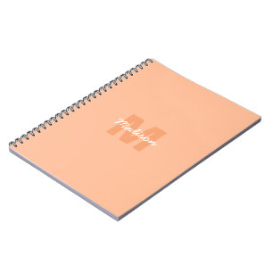 Snygg pastell persikofärg med anpassad monogramnam anteckningsbok