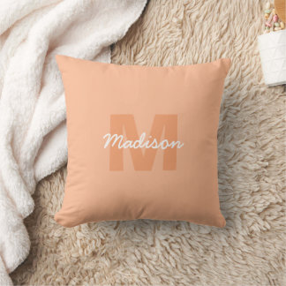 Snygg pastell persikofärg med anpassad monogramnam kudde