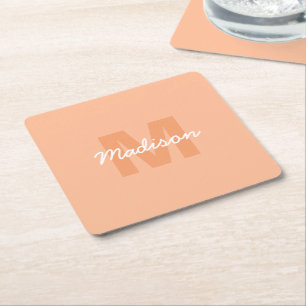 Snygg pastell persikofärg med anpassad monogramnam underlägg papper kvadrat