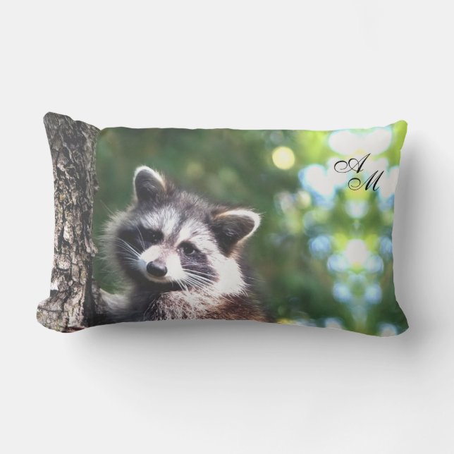 Snygg Raccoon på Jungle & Monogram Lumbarkudde (Framsida)