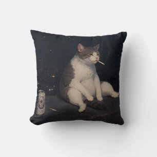 Snygg rökande katt med ölburk och nattlig stadsvy kudde