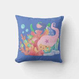 Snygg ROSA HAIR-sjöjungfru som leker kramande fisk Kudde