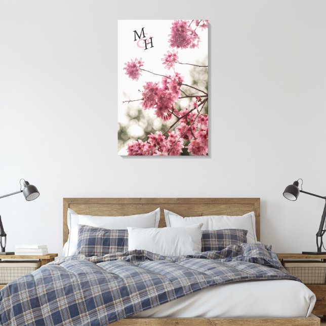 Snygg Rosa Vår blommor Monogram Canvastryck (Insitu (sovrum))