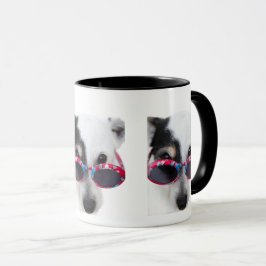Snygg seriehund med glasögon mugg