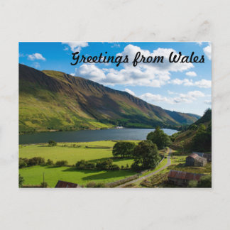 Snygg Sjö i Snowdonia på sommaren Vykort
