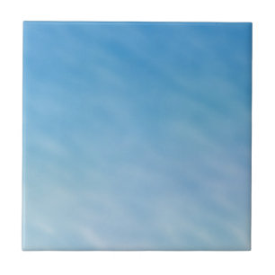 Snygg Soft Blå himmel med Dreamy Clouds Kakelplatta