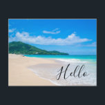 Snygg tropisk måltavla vykort<br><div class="desc">Ett vykort med ett foto av en fantastisk semesterplats. Blått blå himmel,  mjuk sandstrand med tropiskt kristallklart blått vatten. Ett lush träd täckte berget i bakgrunden. Scenfotografi och lugnande fotografi.</div>