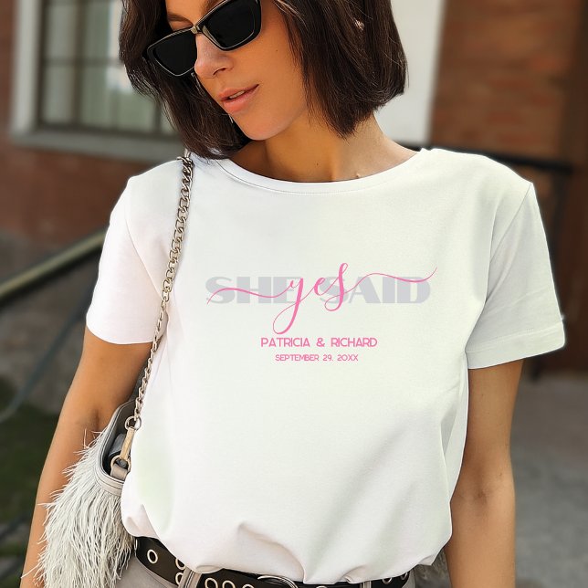 Snygg typografi Hon sa ja T Shirt (Skapare uppladdad)