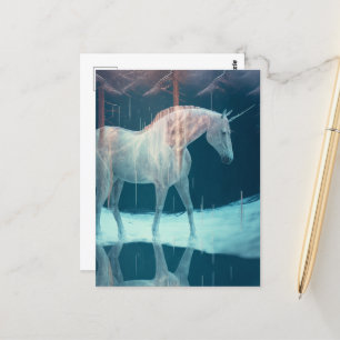 Snygg Unicorn i ett fryst landskap Vykort