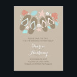 Snygga flip flops strand bröllop spara datumet meddelande vykort<br><div class="desc">Romantisk och avslappnad strand bröllop spara datumet vykort för destination,  nautiska och strandnära bröllop. Spara datumet med handritade snigelskal,  sanddollar,  koraller,  sjöstjärna...  och flip flops par. Vänligen bläddra i min butik för att hitta alla produkter i beach flip flops bröllopsset</div>