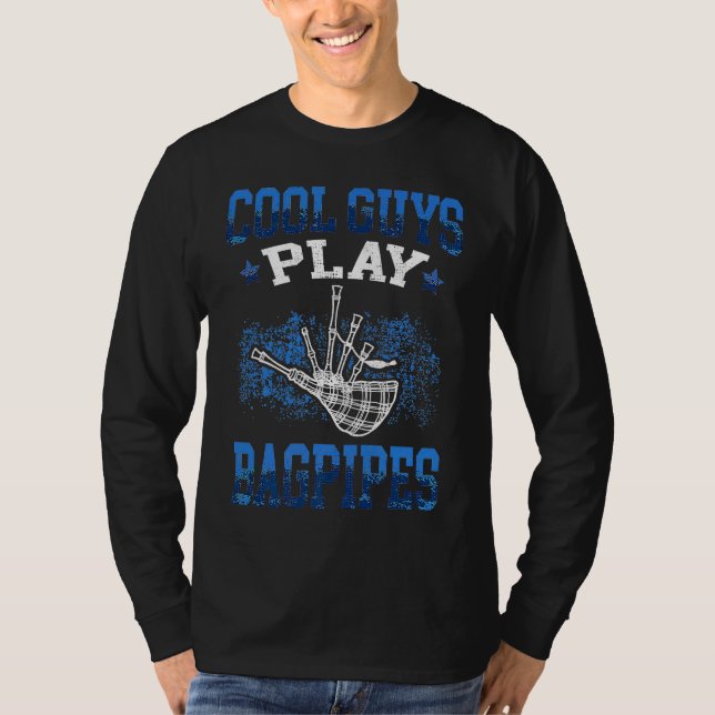 Snygga killar spelar säckpipa Skotsk säckpipa T Shirt (Framsida)