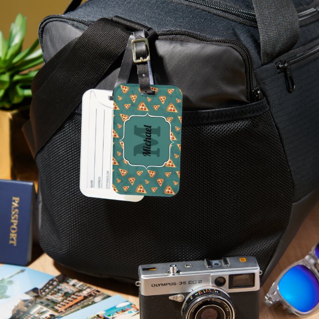 Snygga pizzaskivor vintage teal mönster Monogram Bagagebricka (Framsida & Baksida)