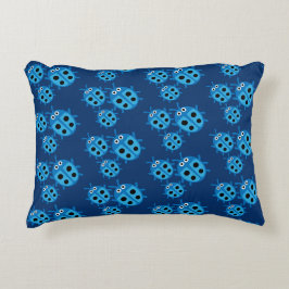 Snygga småbarn nyckelpiga prydnadskudde