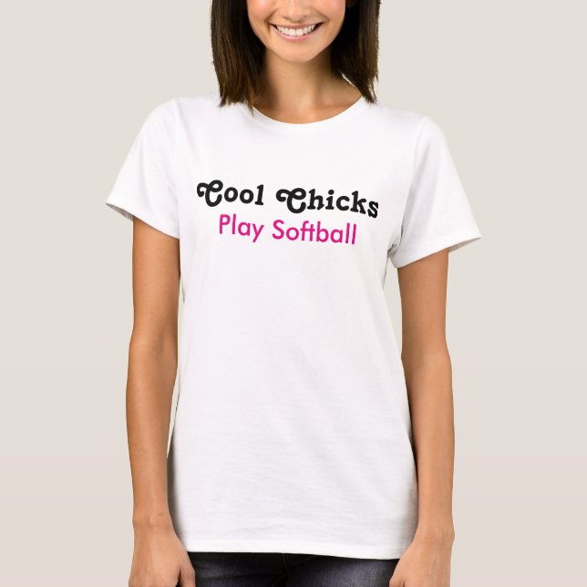 Snygga tjejer spelar softboll tee shirt (Framsida)