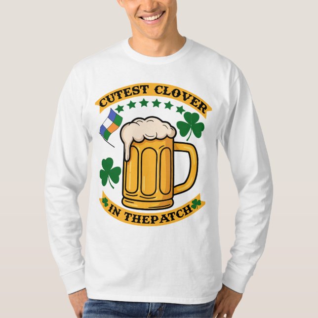 Snyggaste Klöver Ölbägare St. Patrick's Day Design T Shirt (Framsida)