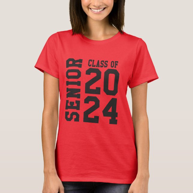 Snyggt 2024 Senior Bold School Logotyp Red T-Shirt (Framsida)