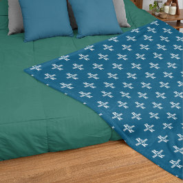 Snyggt 2-brev monogram stämplat över blått fleecefilt