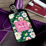 Snyggt blommigt rosa blommor grönt monogram mönste bagagebricka<br><div class="desc">Vintage Elegant blommigt rosa blommor grönt monogram mönster Luggage Tag. Modern, vacker och trendig roligt-blommigt - sömlös design. Om du vill göra det speciellt i extra är det också monogrammat och personlig med namn eller initialer eller annan text du vill ha klickar du på länken "anpassa ytterligare" och användor verktygen...</div>