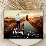 Snyggt Calligraphy 2 Photo Bröllop - tackkort Tack Kort<br><div class="desc">Elegant Modern Chic Boho Calligraphy Bröllop 2 Photo Tackyou Card. Snyggt Simple bröllop tackar dig för att du har en fullt-fotot på framsidan med texten "Tack" i ett snävt, snävt och snävt textskript som byts ut mot svan-teckensnittsvit övertäckning på bild och ett baksida på ett (1) foto och ett förformat...</div>