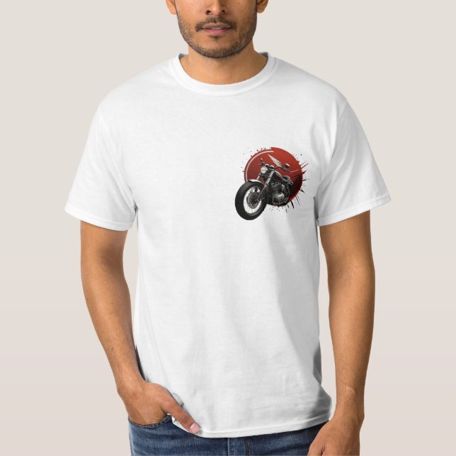 Snyggt Cruiser-motorcykel med fet röd backgroun T Shirt (Framsida)