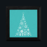 Snyggt elegant vit och teal Julgran Smyckeskrin<br><div class="desc">En snyggt- och elegant för jul med en enkel,  elegant Julgran i vitt mot en himlar blå,  modern ljusblå bakgrund. Den här söta,  vintage,  underskattade juldesignen är perfekt för att visa din känsla av stil under denna festsäsong. Perfekt för att boxa din julklapp!</div>