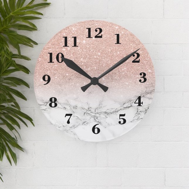 Snyggt faux ro rosa glitter marmor, vit marmor rund klocka (Stylish faux rose pink glitter ombre white marble round clock)