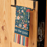 Snyggt för anpassad namnoffert för chic Färgfull s Kökshandduk<br><div class="desc">Chic Personlig Blommigt Mushroom Mönster Modern kökshandduk. De här färglösa kökshanddukarna är perfekt att lägga till en kopp färg i ditt kök. Gör dem unika genom att lägga till ditt namn eller favoritcitat eller lämna som det är. Koppla ihop det med flaska i vin och ge en underbar personlig till...</div>