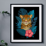 Snyggt Jungle Leopard Blommigt Art | Blå flotta Poster<br><div class="desc">Det här fantastiska konstverket poster en hand plockade leopard,  med tropiska löv i blå nyanser och en stark hibiscus-blomma i rosa över en anpassningsbar färg (visas i marinblått). Modern,  vacker och unik - gör en underbar gåva! *Bild / Illustration efter Tracey Khalei / Orabella Prints</div>