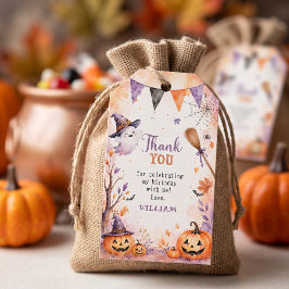Snyggt kusligt Halloween-födelsedagsfirande Presentetikett