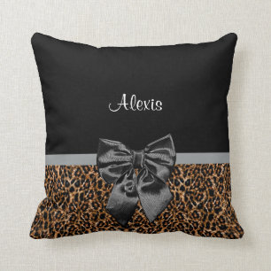 Snyggt Leopard Elegant Black Bow och Namn Kudde