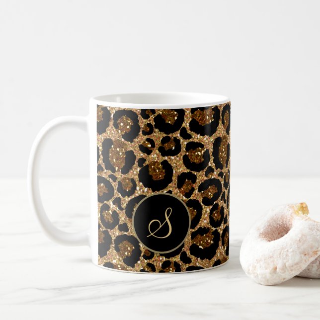 Snyggt Leopard tryckt med anpassningsbar monogram Kaffemugg (Med munk)