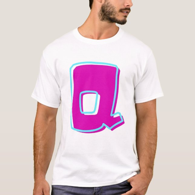 Snyggt Magenta och Teal Brev Q T Shirt (Framsida)