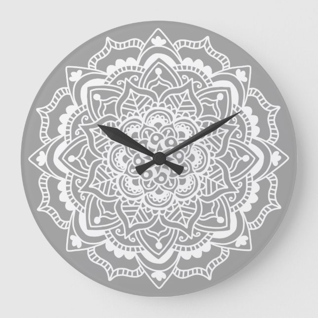Snyggt Modern Grått White Boho Bohemian Mandala Stor Klocka (Framsida)