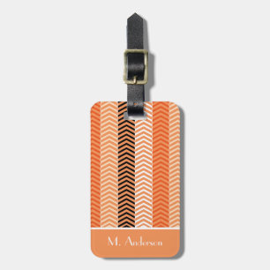 Snyggt Modern Orange Chevron Rand med Namn Bagagebricka
