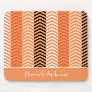 Snyggt Modern Orange Chevron Rand och Namn Musmatta