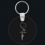 Snyggt Modern Script Namn Black Nyckelring<br><div class="desc">En enkel,  snyggt,  skript-namn-nyckelkedja med vit typografi på svart. Minimalistiskt stil.</div>