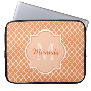 Snyggt Orange Quatrefoil Monogram med Namn Laptop Fodral
