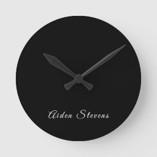Snyggt Plain Black & White Minimalist Add Namn Rund Klocka