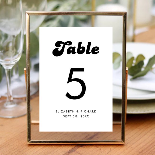 Snyggt Retro Black & White Bröllop Bordsnummer (Stylish retro black and white table number adds charm while guiding guests to their seats elegantly)
