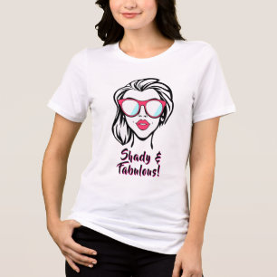 Snyggt Retro Woman med feta solglasögon T Shirt