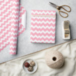 Snyggt rosa chevron-inpackningspapper presentpapper<br><div class="desc">Rosa sicksack-papper – Chic och lekfull presentinslag för alla tillfällen</div>