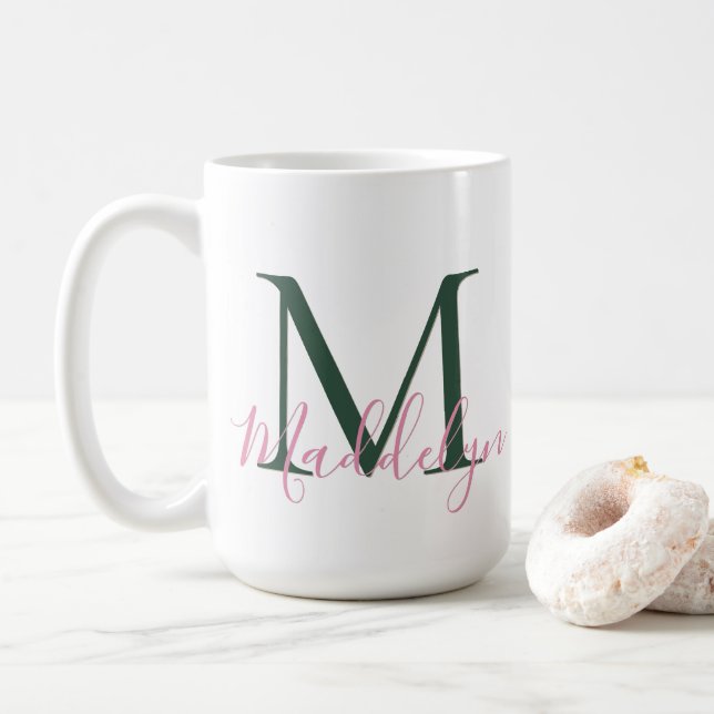 Snyggt rosa & grönt anpassat initialmonogram kaffemugg (Med munk)