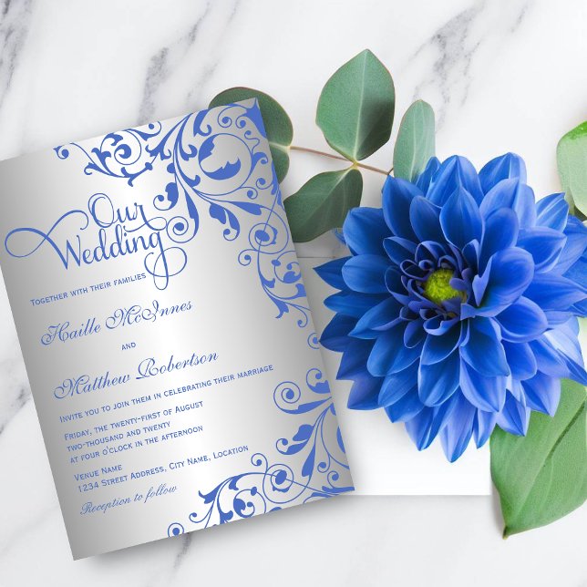 Snyggt Royal Blue och Silver Swirls Bröllop Inbjudningar (Elegant royal blue and silver wedding invitation. Perfect wedding invite for a royal blue theme.)