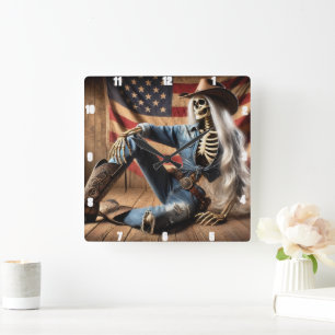 Snyggt Skeleton i Westerna Attire American Flagga Fyrkantig Klocka