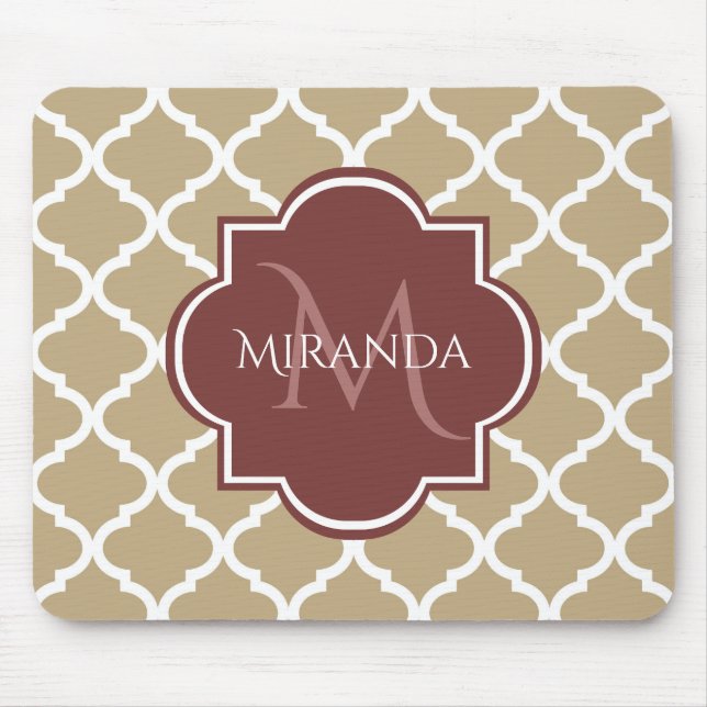 Snyggt Tan Quatrefoil Burgundy Monogram och Namn Musmatta (Framsidan)