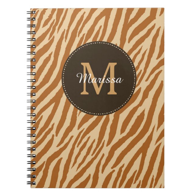 Snyggt Tawny Brown Zebra tryck Monogram och Namn Anteckningsbok Med Spiral (Framsidan)
